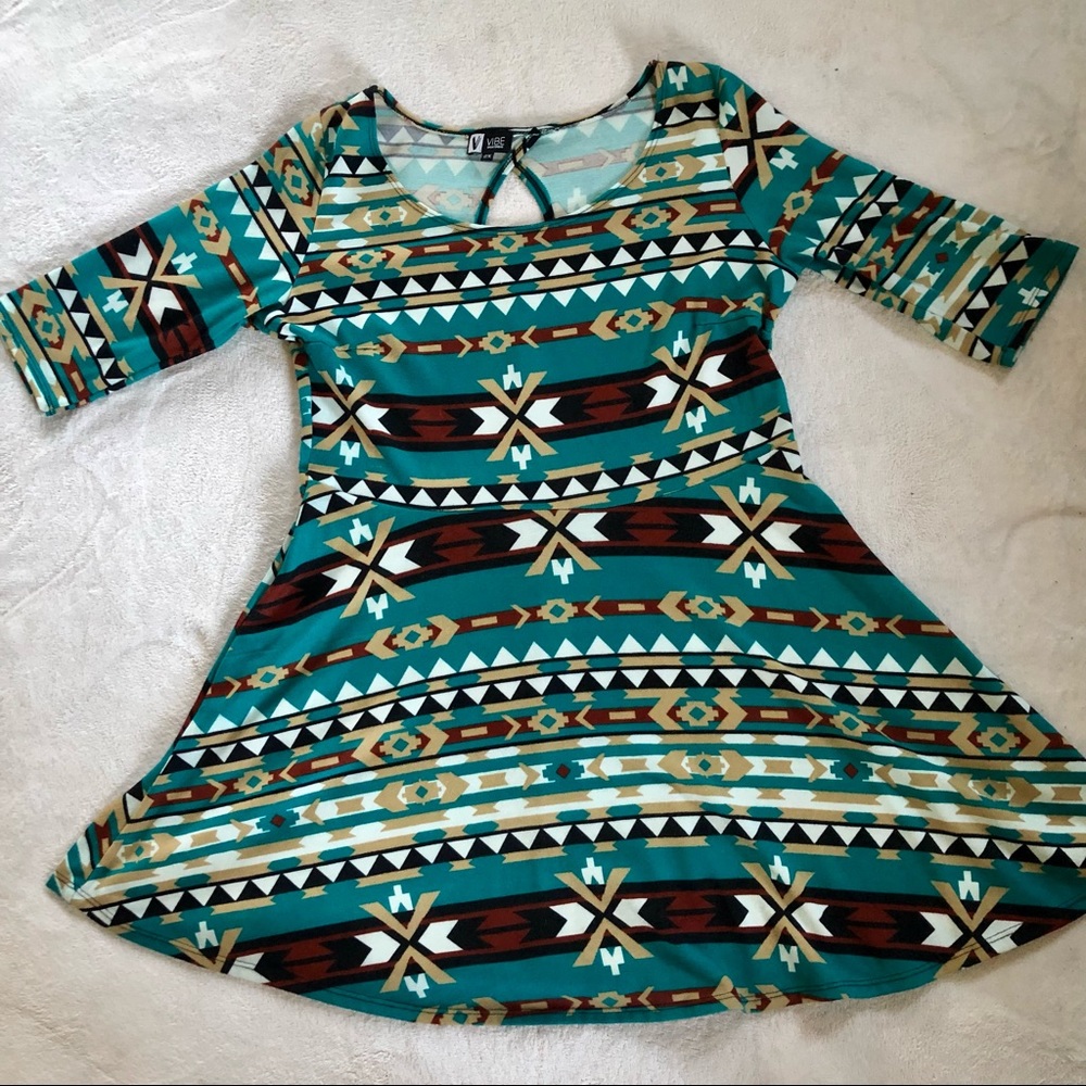 Azctec patterned keyhole mini dress